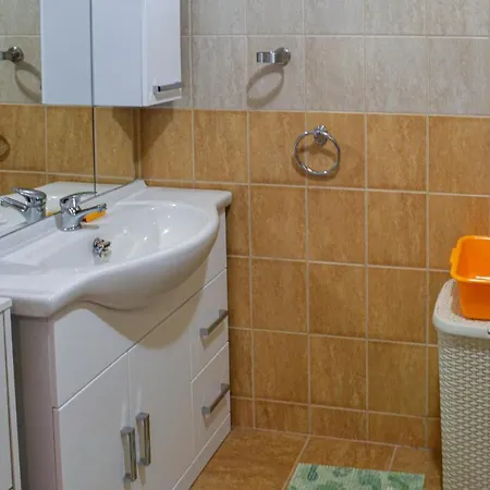 Amazing In W/ 1 Bedrooms Ferienhaus